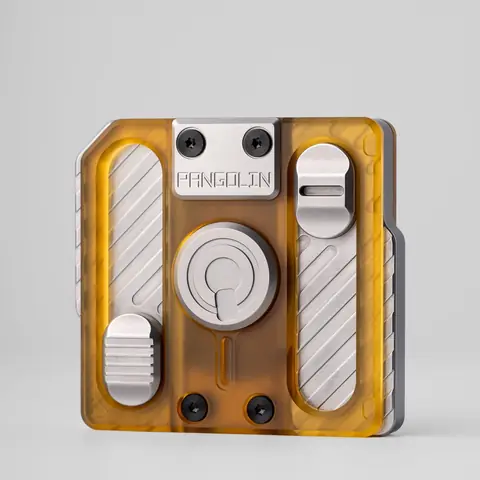 Pangolin Studio — spinner, PEI