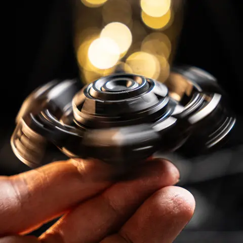 Fu Shi — spinner, spinning
